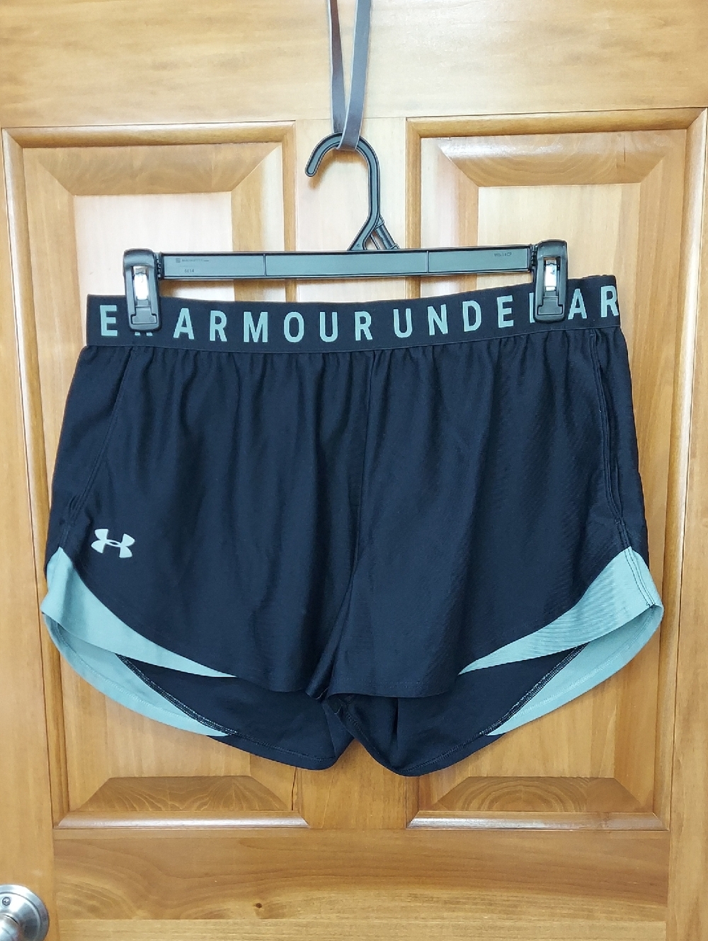 Under Armour Women's Play Up Black Shorts with Sage Accents, Size XL, Like New